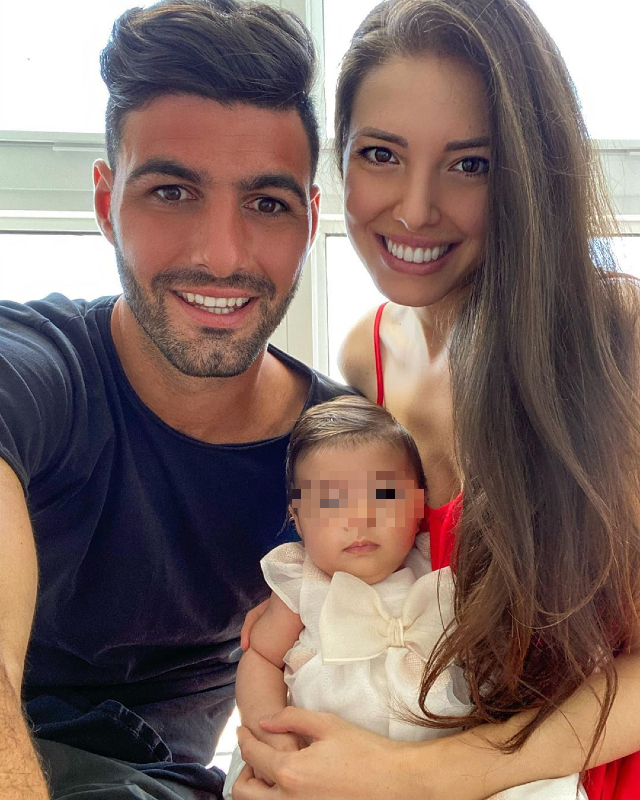 Clarissa Marchese, 26 anni, insieme al marito Federico Gregucci, 31, e a loro figlia Arya, nata lo scorso marzo